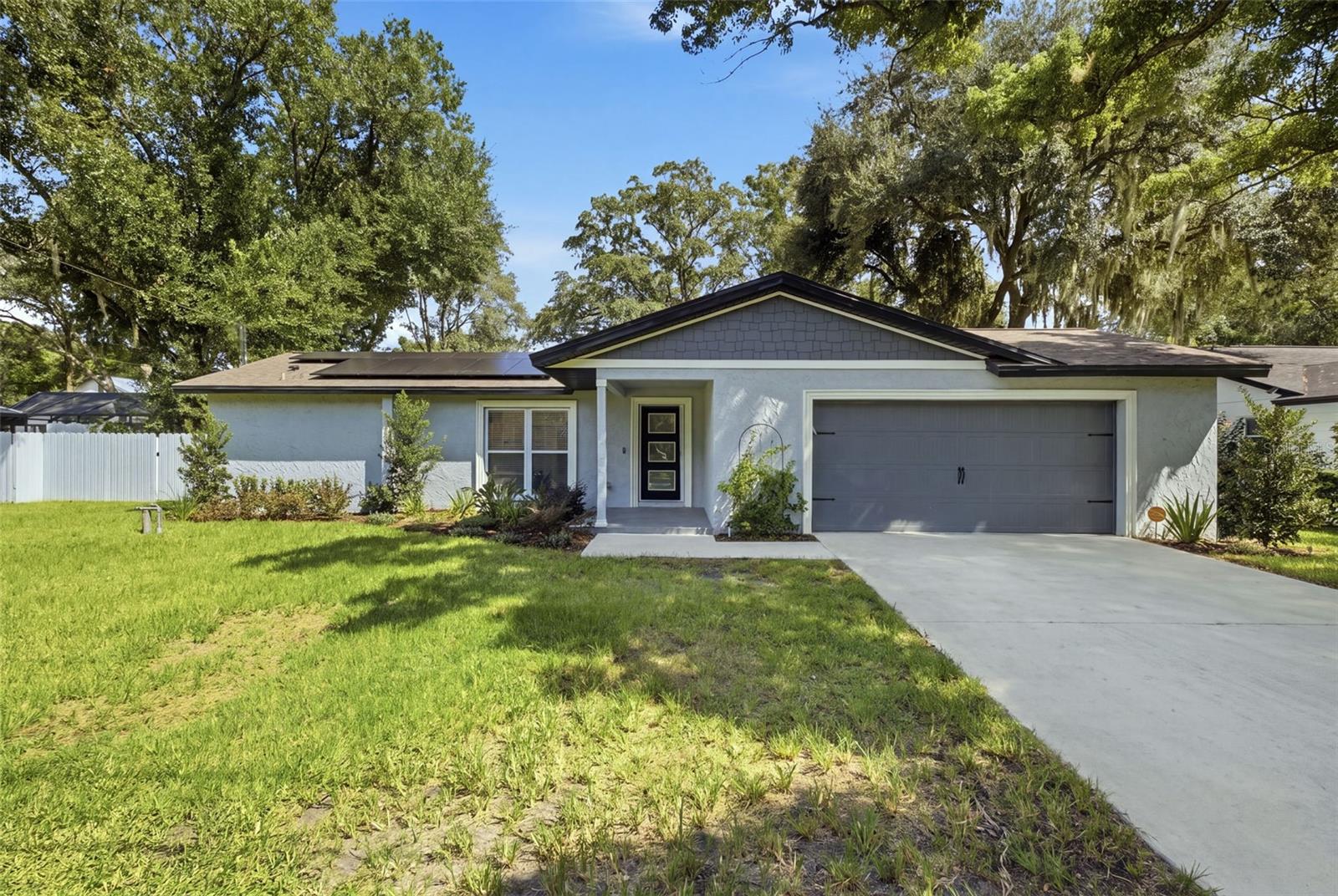 2005 Russell Dr, Tampa