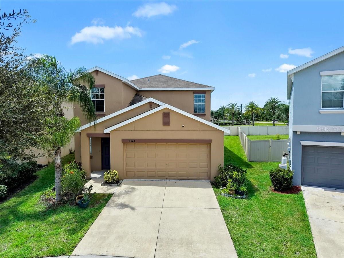 4924 REFLECTING POND CIR
