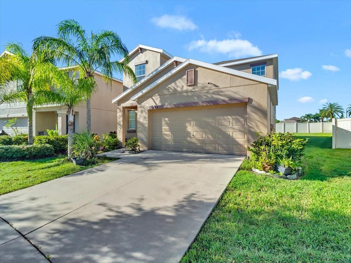 4924 REFLECTING POND CIR