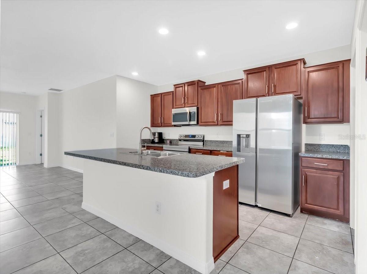 4924 REFLECTING POND CIR