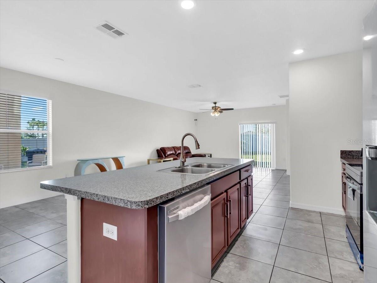 4924 REFLECTING POND CIR