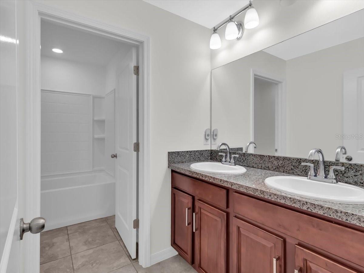 4924 REFLECTING POND CIR