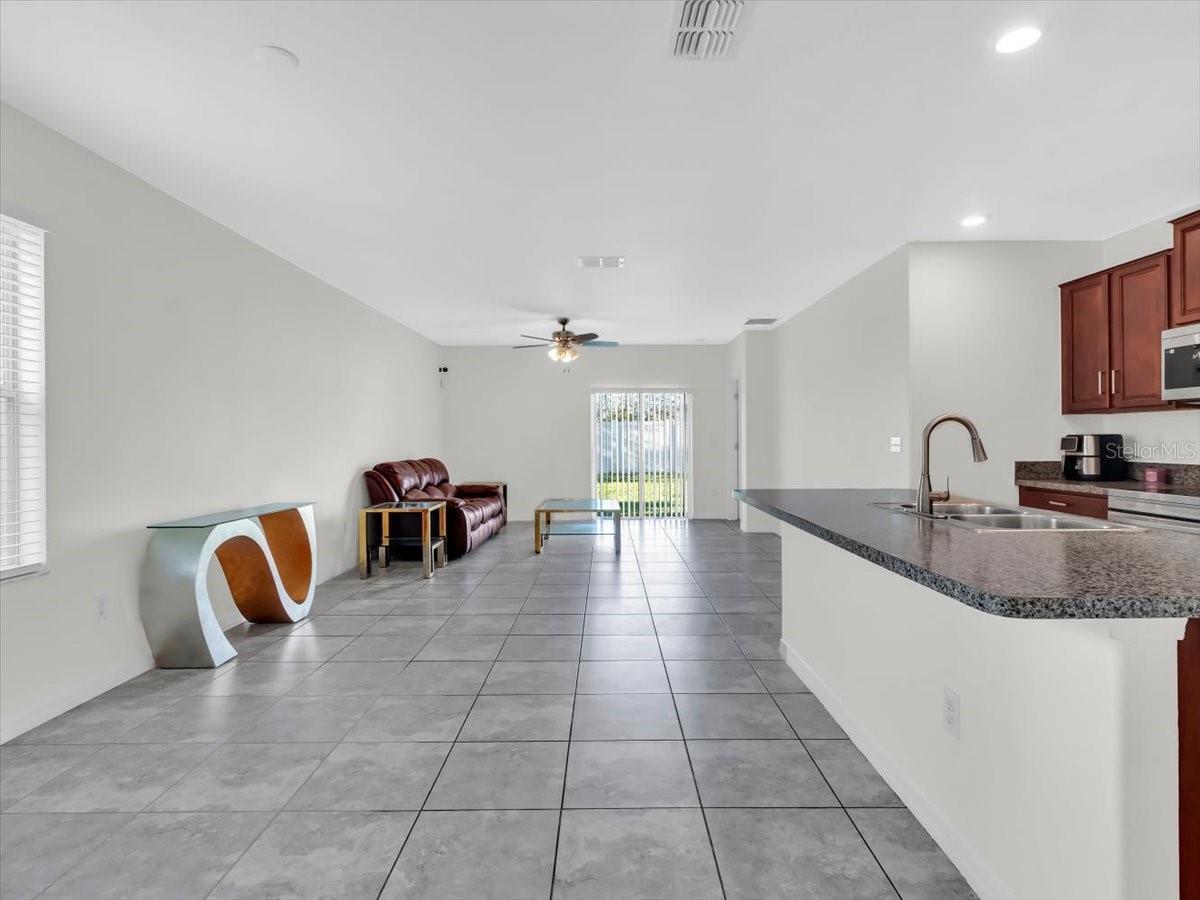 4924 REFLECTING POND CIR