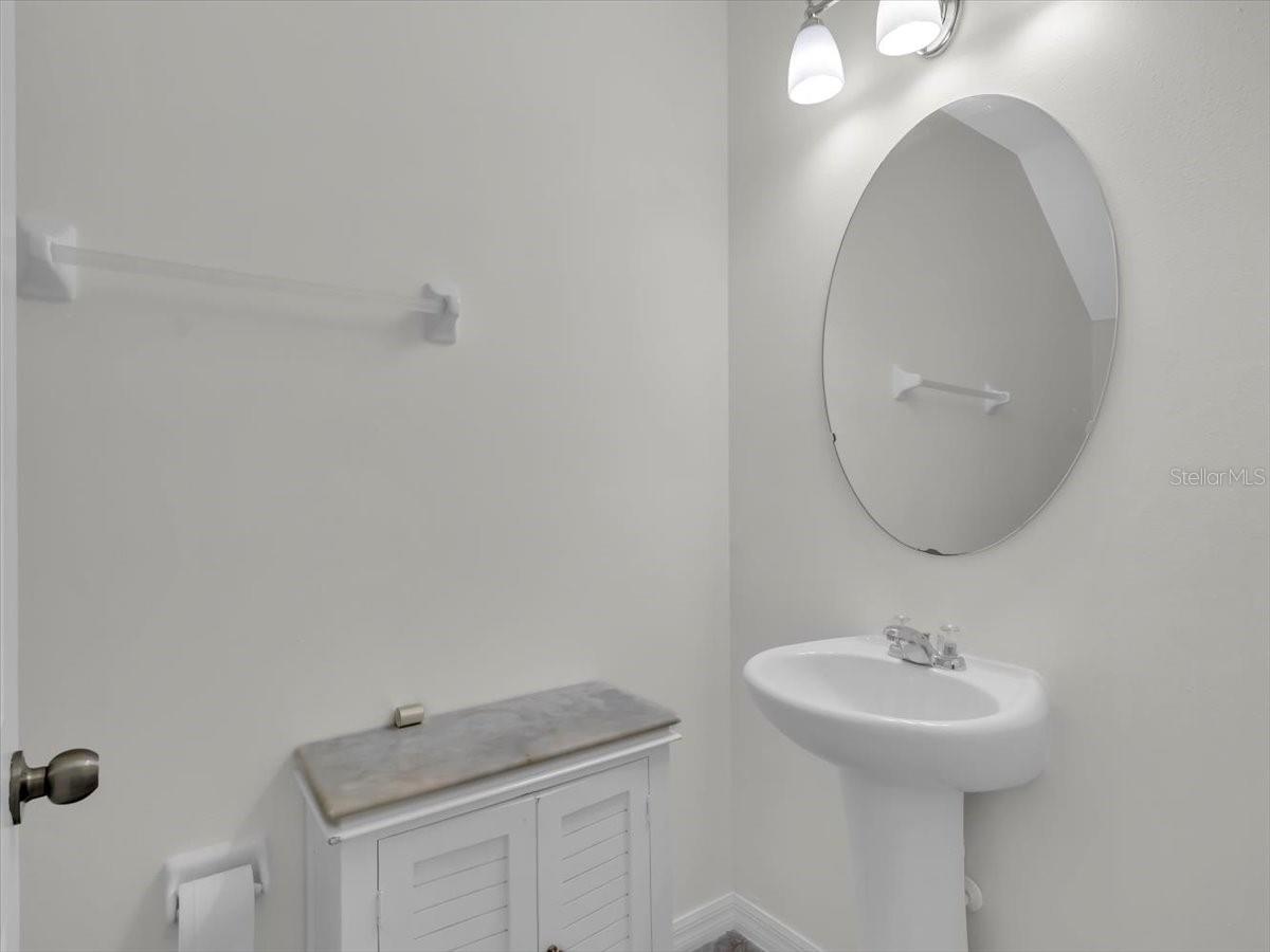 4924 REFLECTING POND CIR