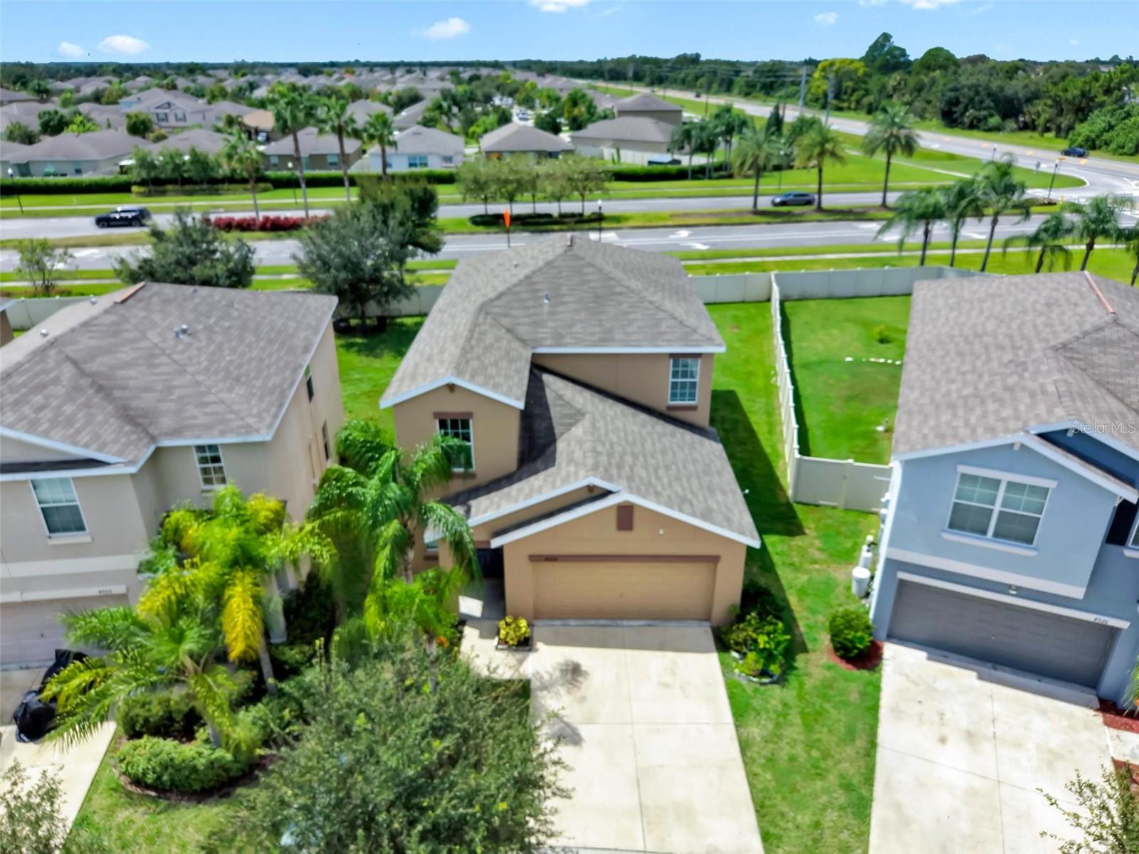4924 REFLECTING POND CIR