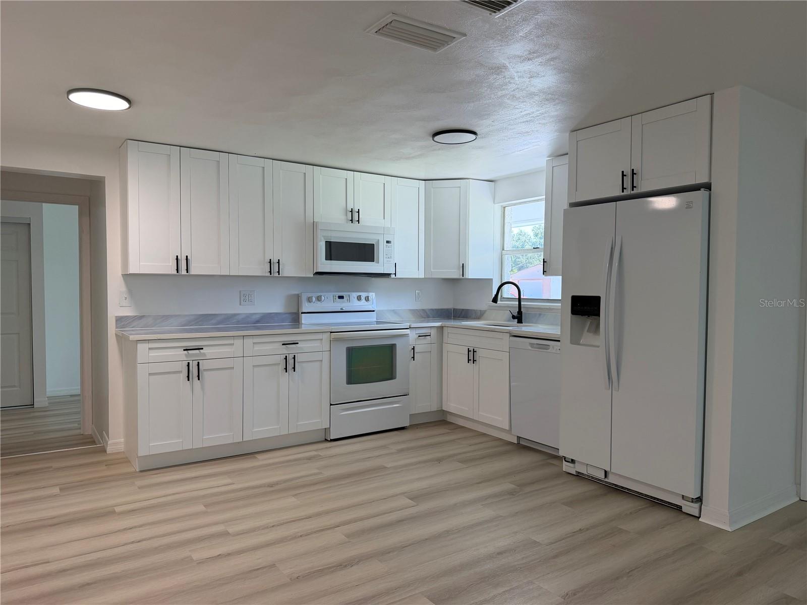 4533 GRAND CENTRAL AVE