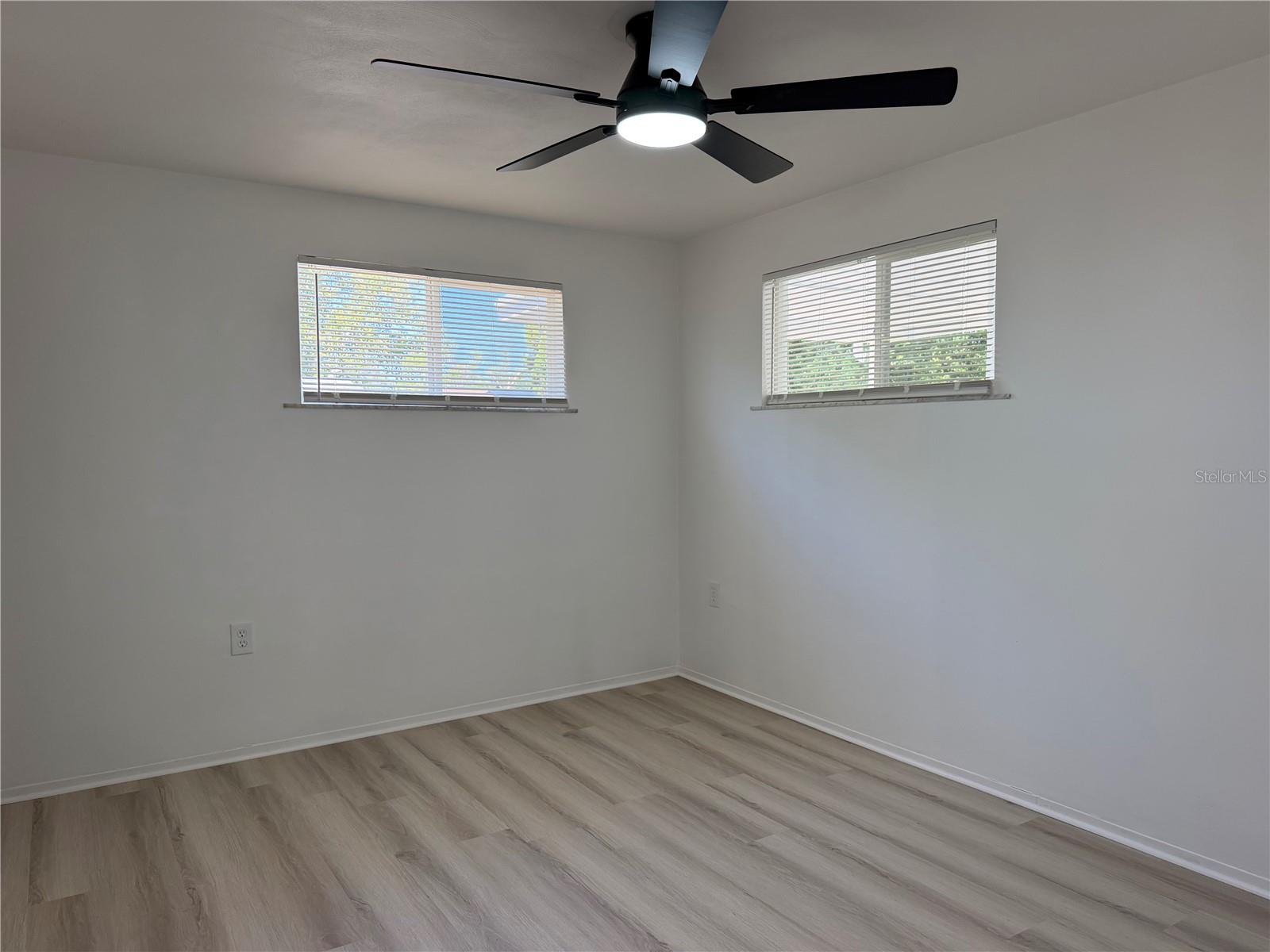4533 GRAND CENTRAL AVE