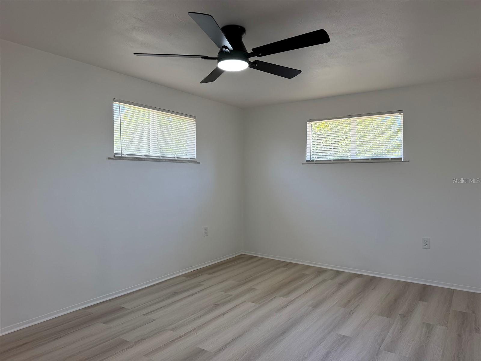4533 GRAND CENTRAL AVE