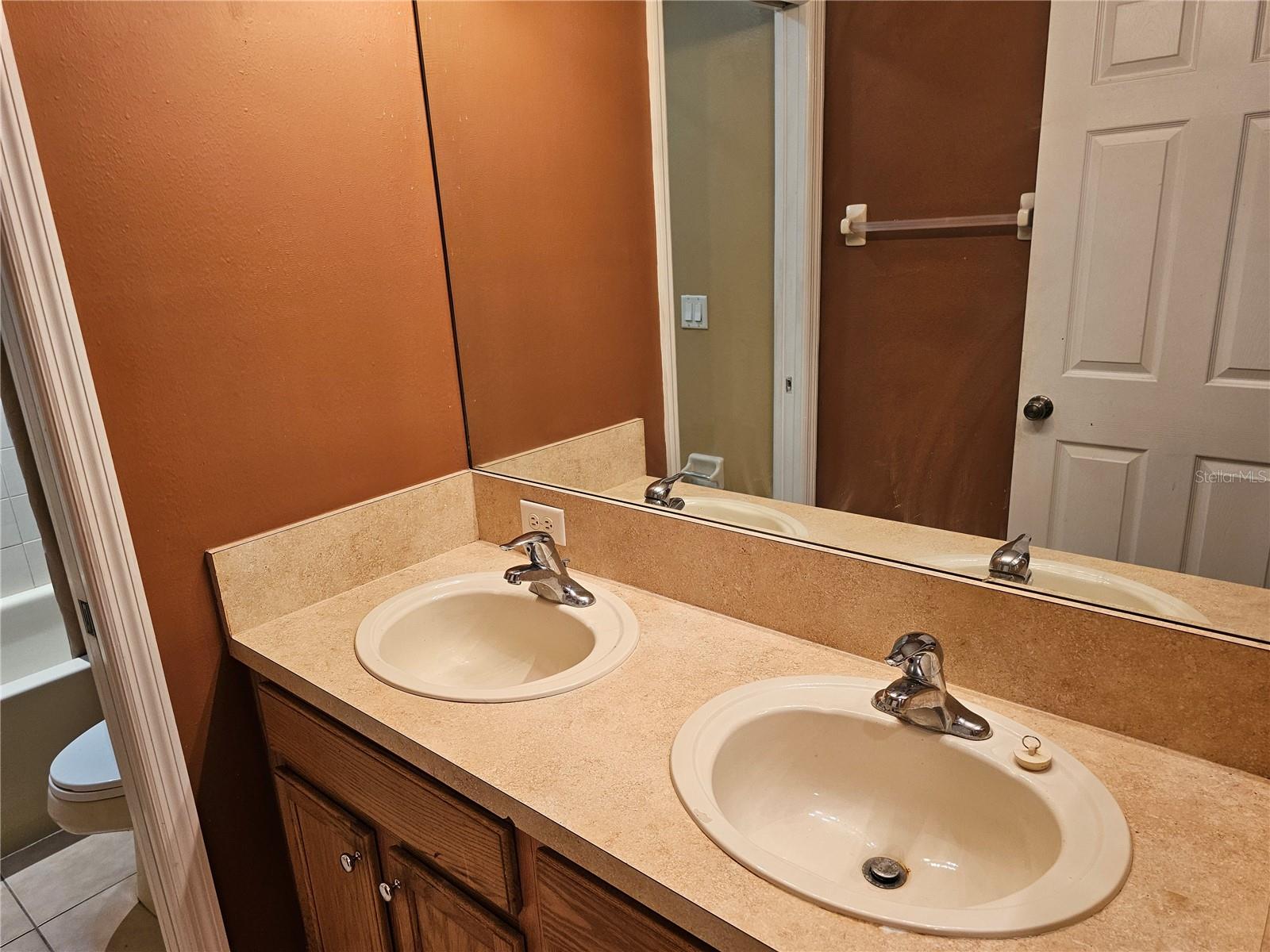 1147 EMERALD HILL WAY