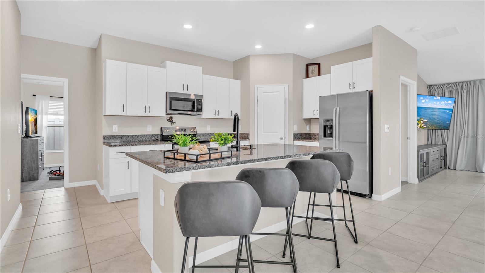 1841 CRINKLE LEAF CT