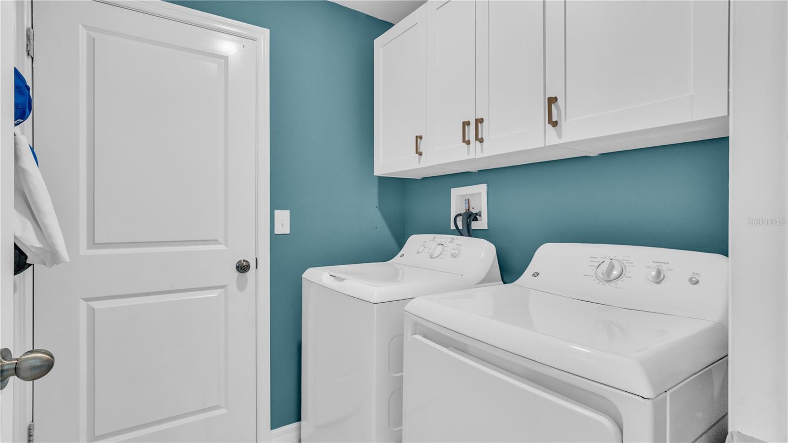 1841 CRINKLE LEAF CT