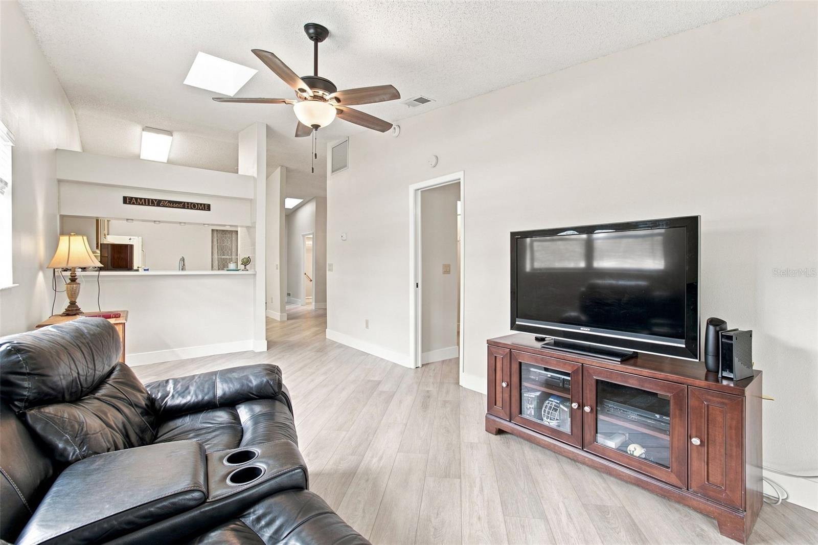 11712 SPRING TREE LN