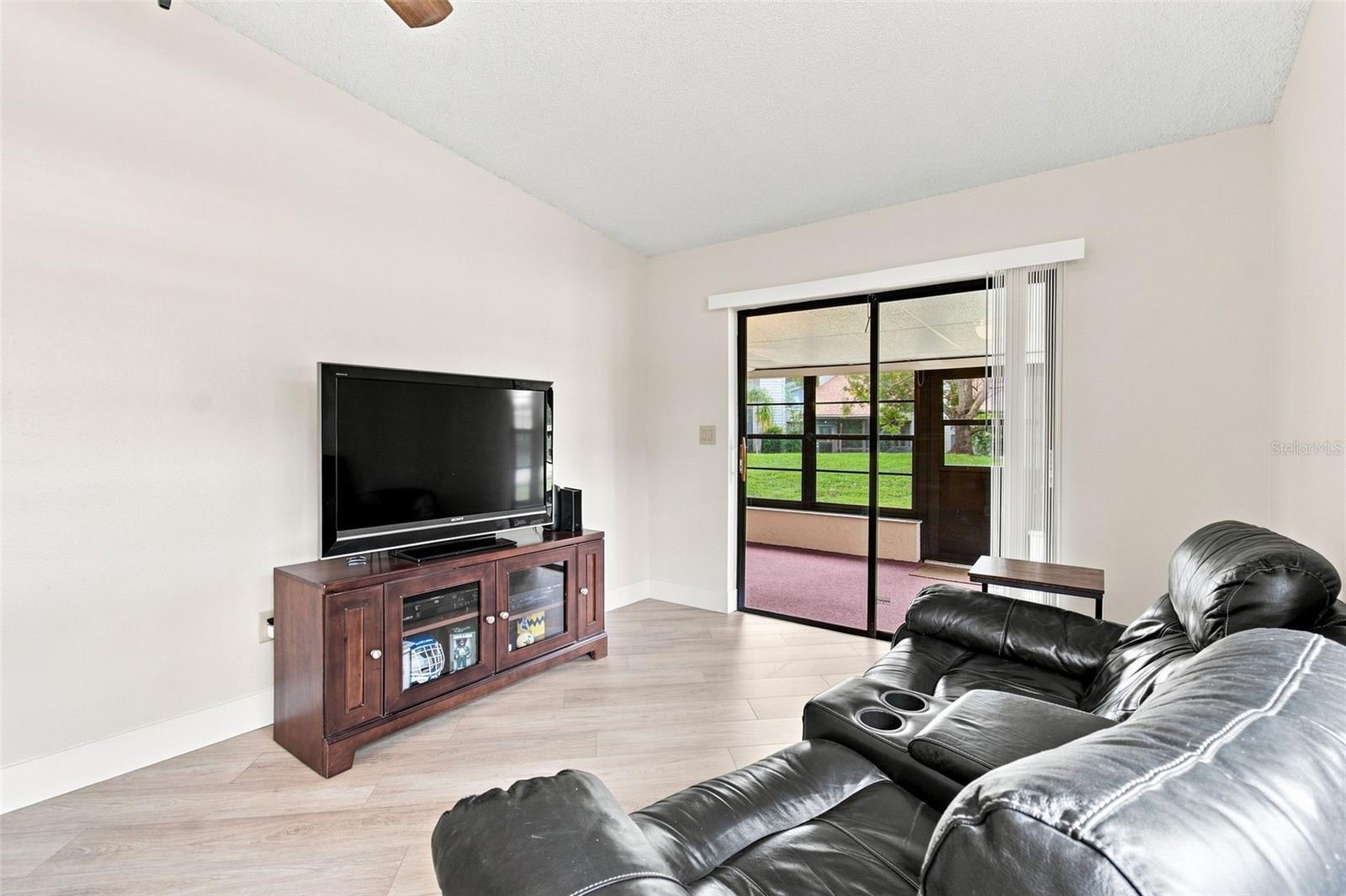 11712 SPRING TREE LN