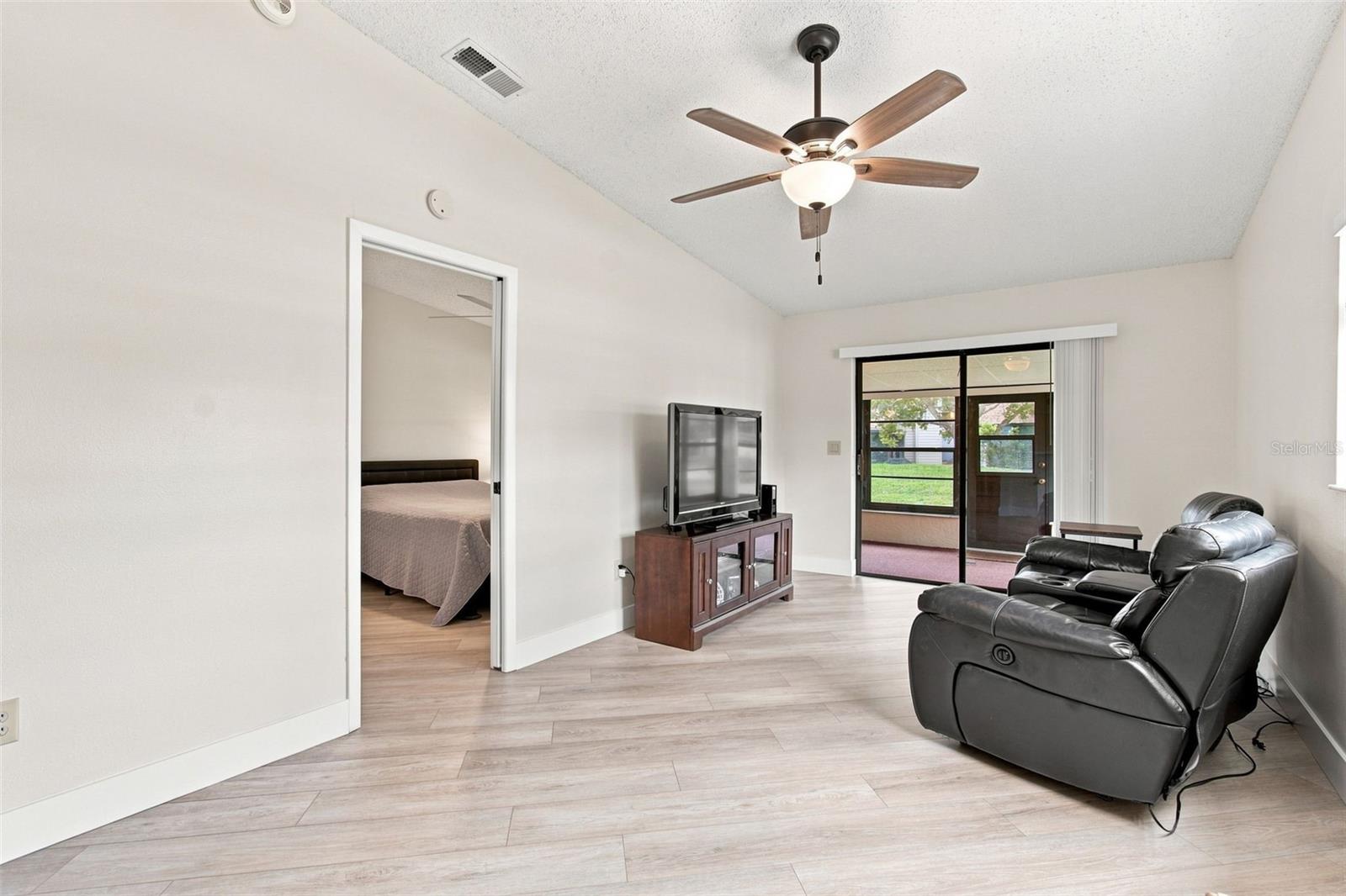 11712 SPRING TREE LN