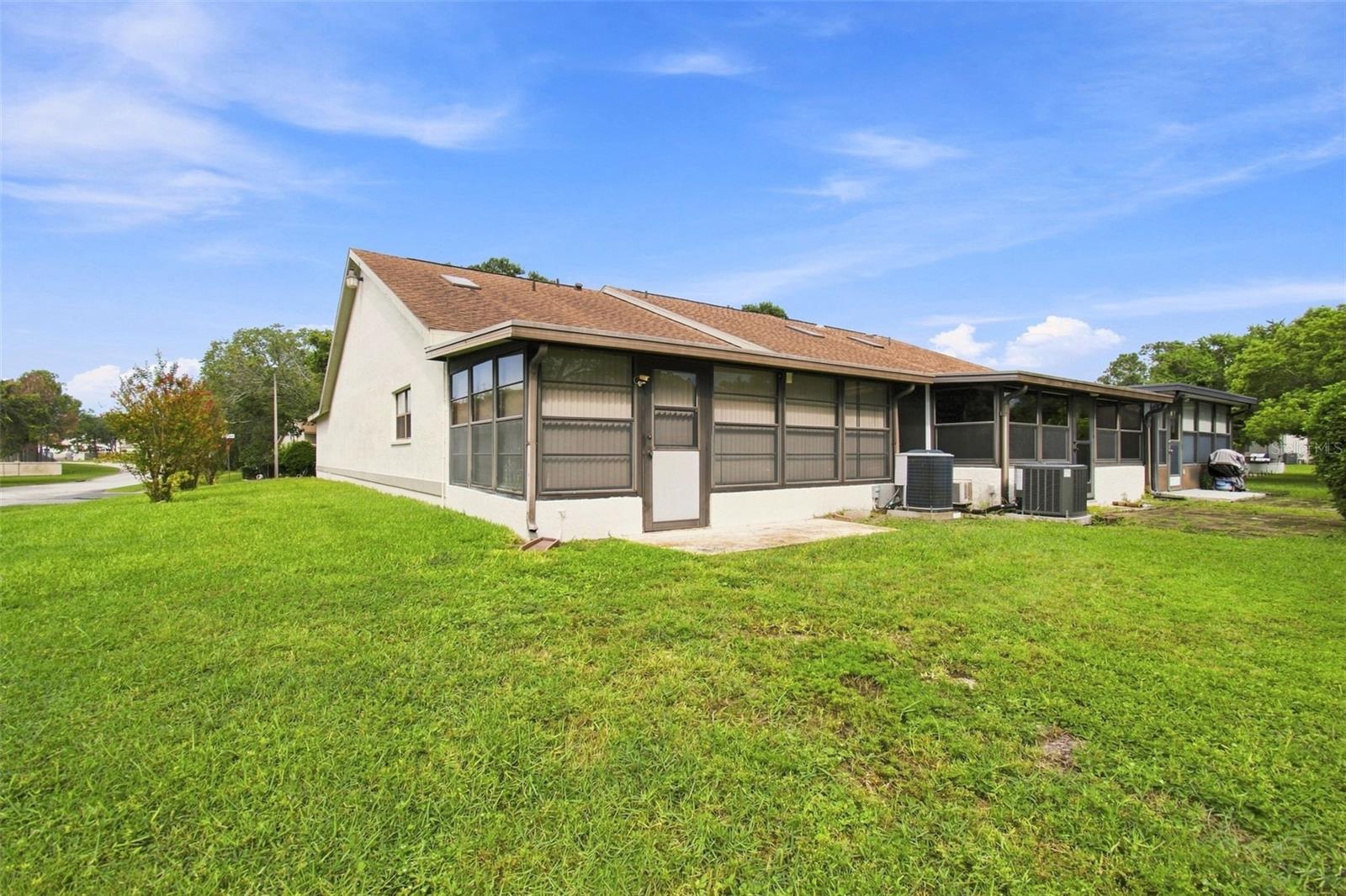 11712 SPRING TREE LN