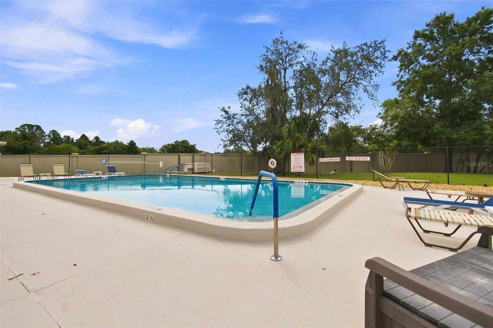 11712 SPRING TREE LN