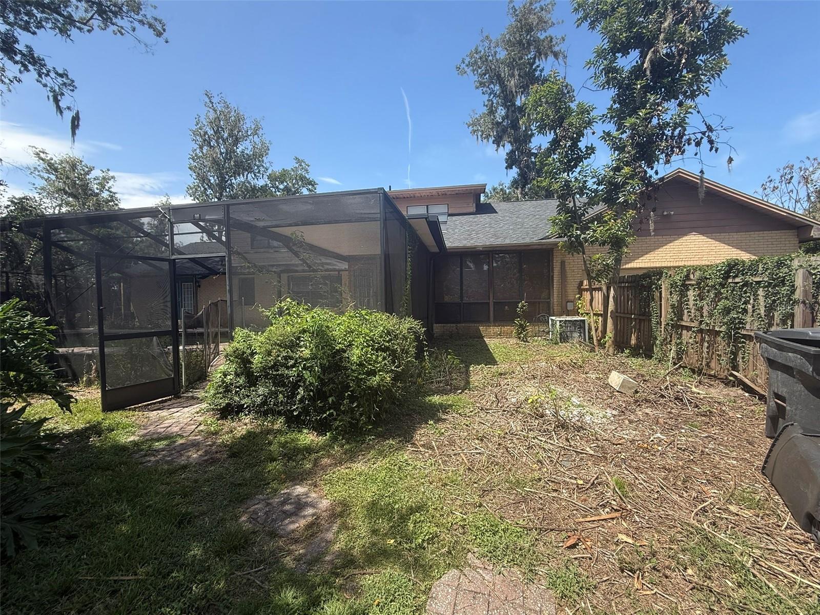 113 LOCUST DR