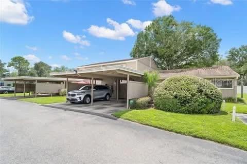 8608 Lake Isle Dr, Temple Terrace