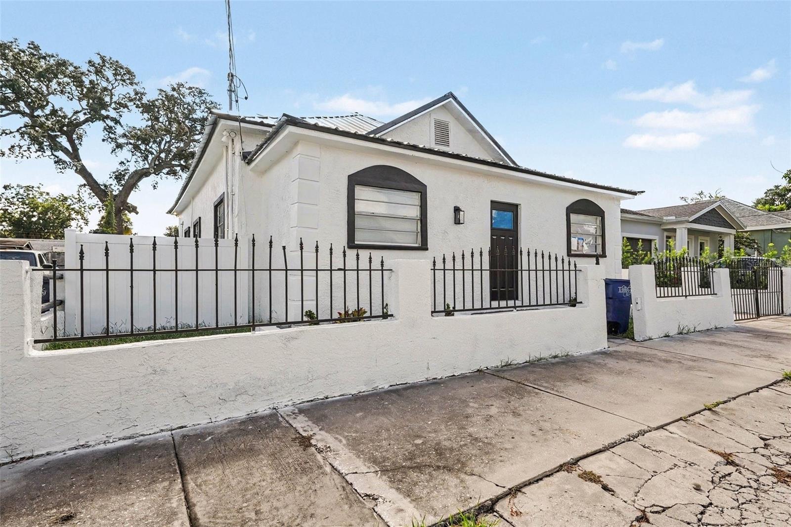 2923 SANCHEZ ST