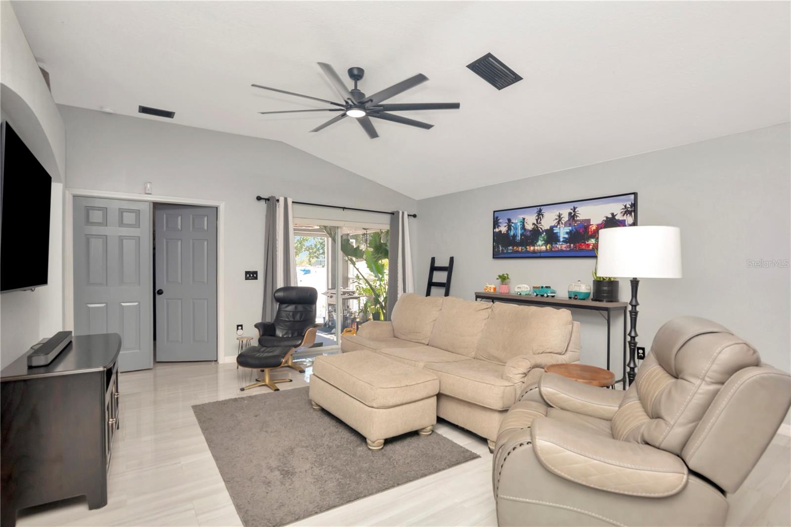 2239 ROANOKE SPRINGS DR