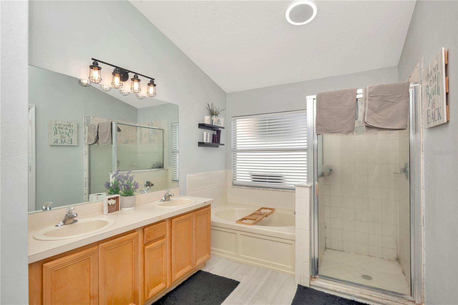 2239 ROANOKE SPRINGS DR