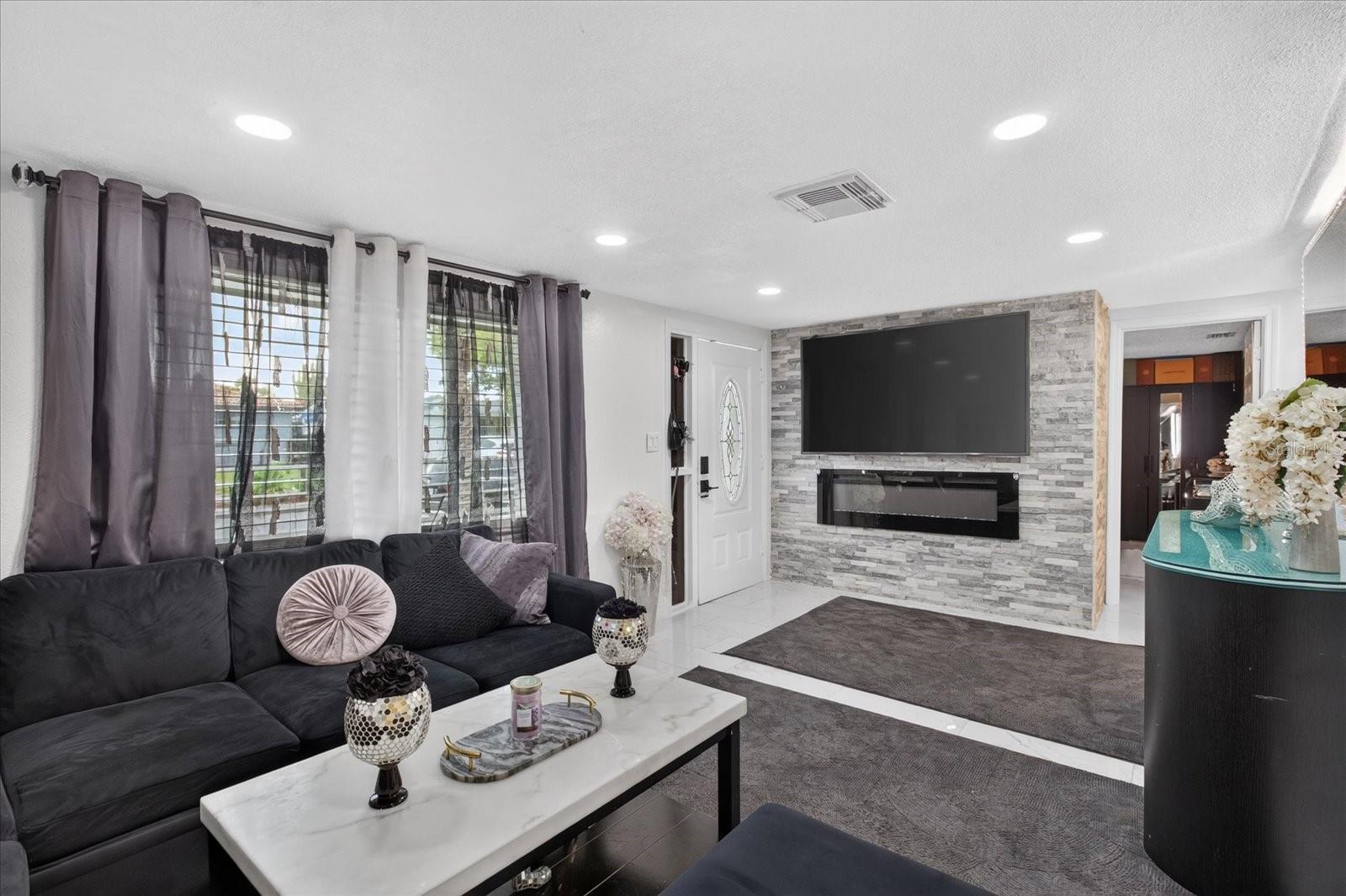 9440 RAINBOW LN