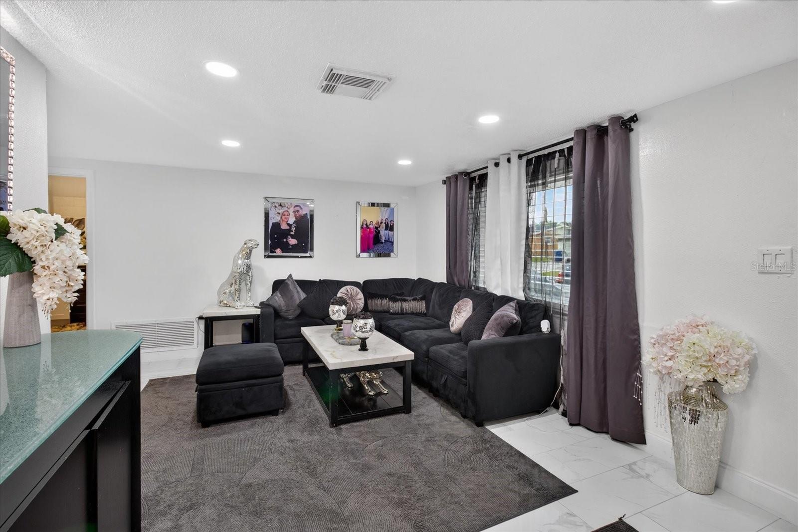 9440 RAINBOW LN