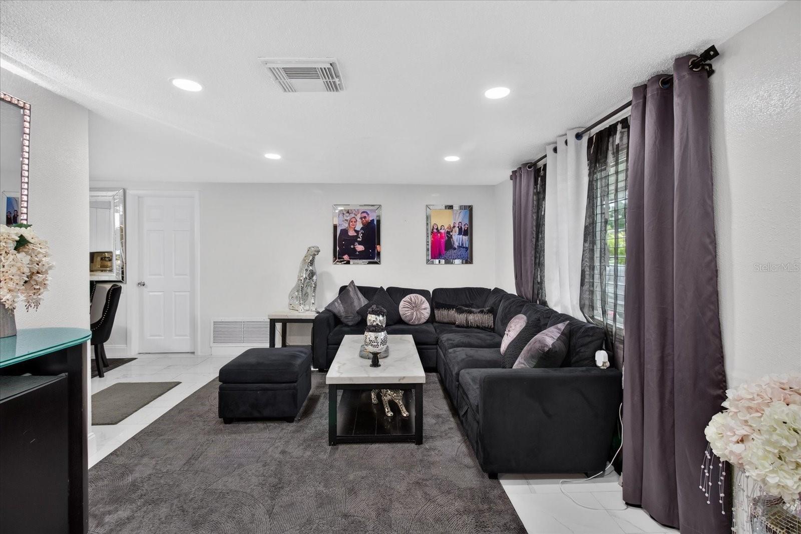 9440 RAINBOW LN