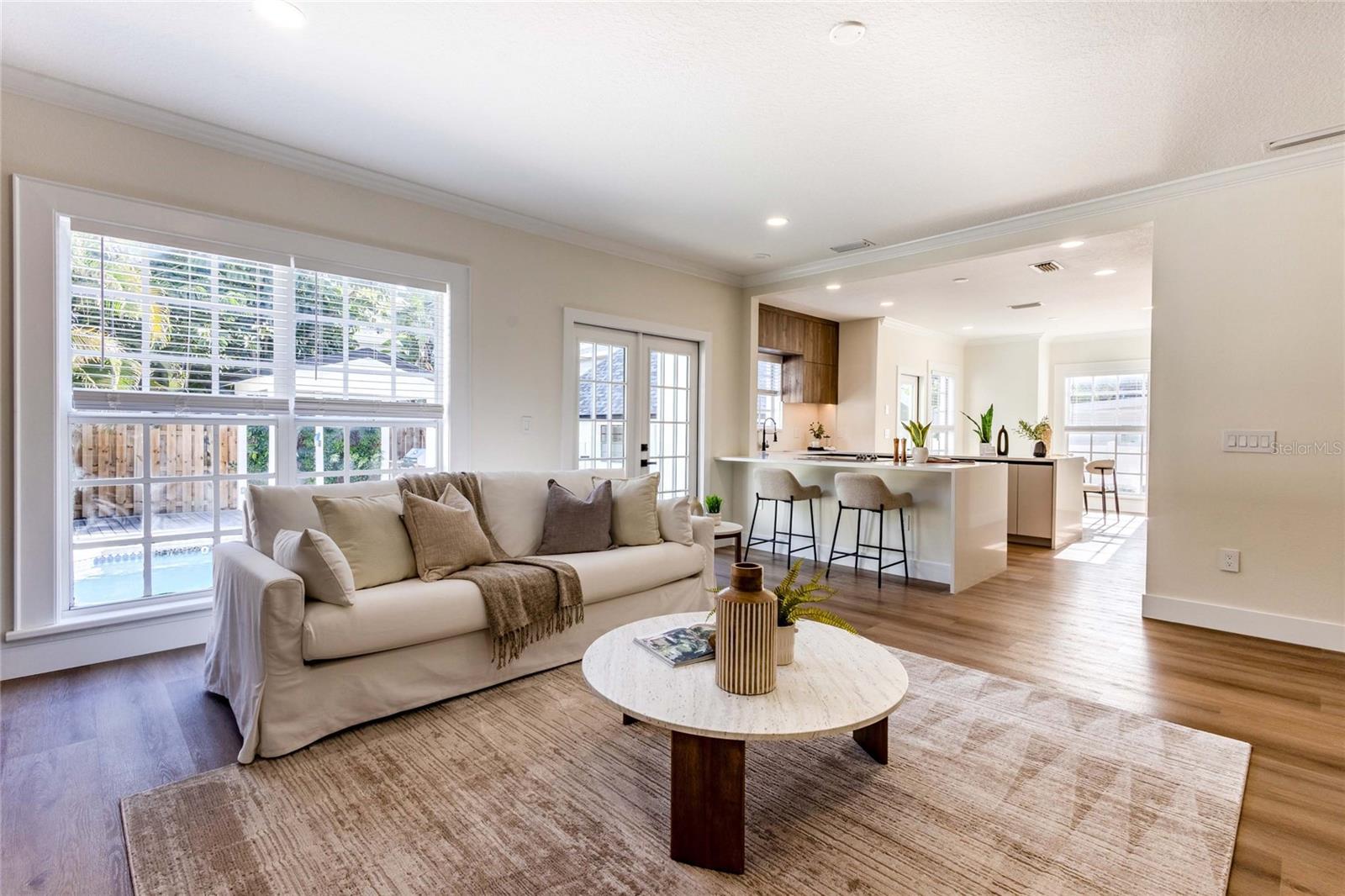 2802 W MORRISON AVE