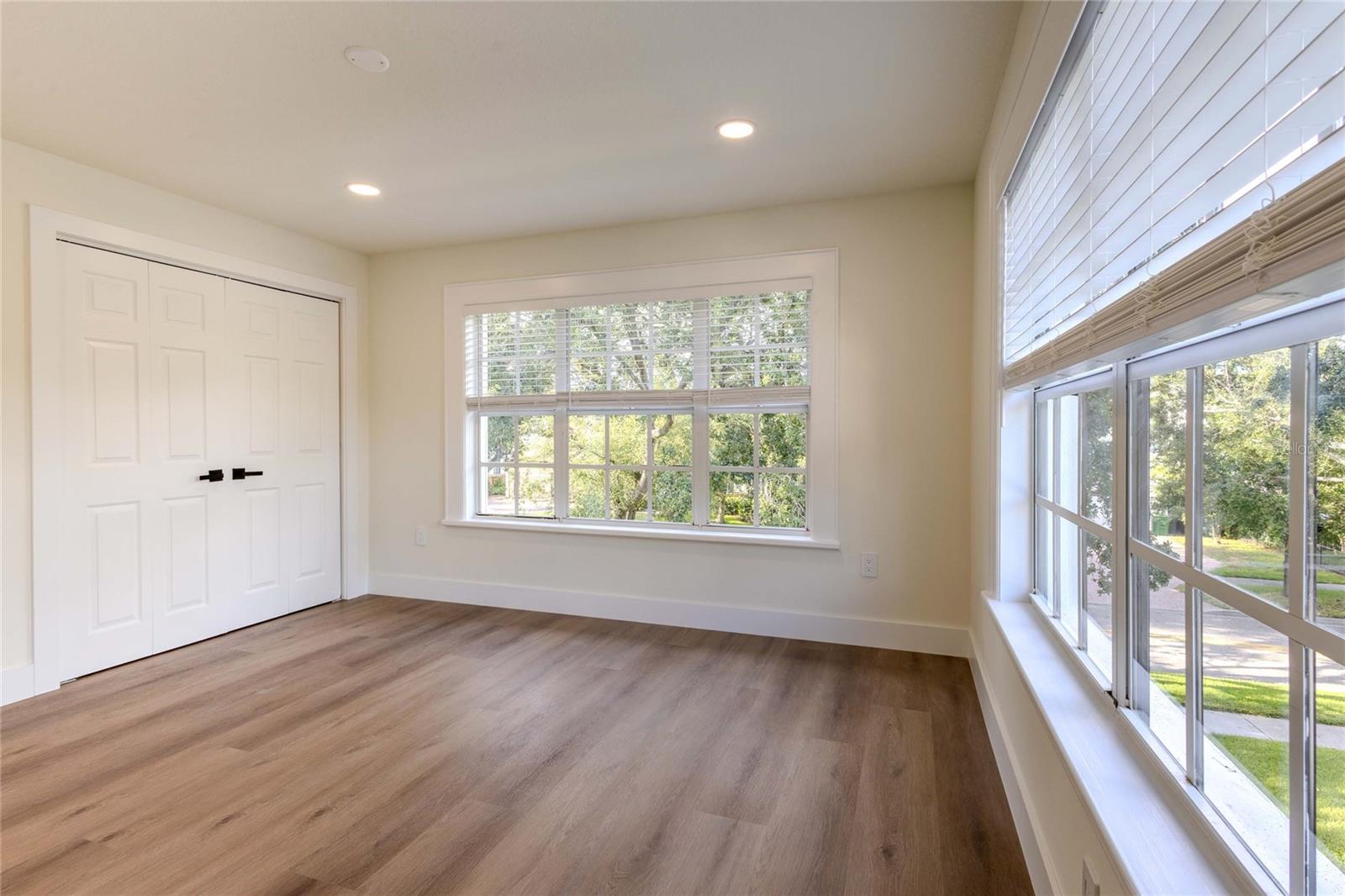 2802 W MORRISON AVE