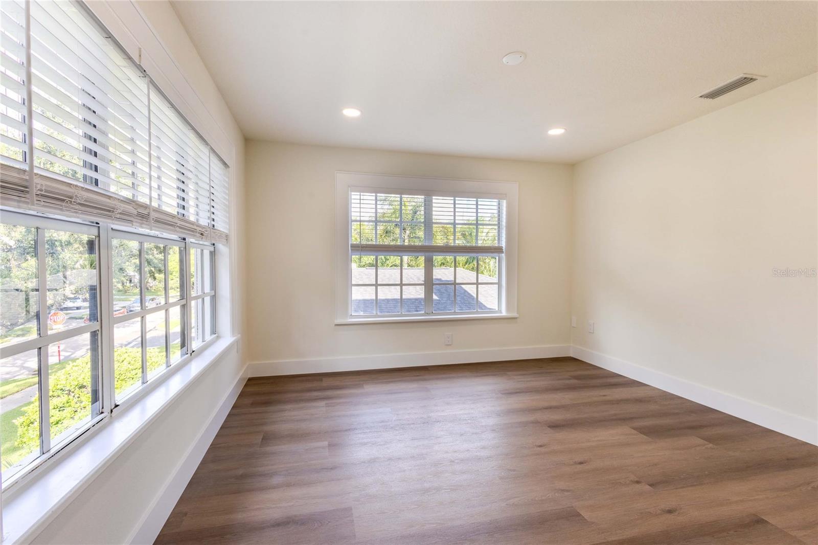 2802 W MORRISON AVE