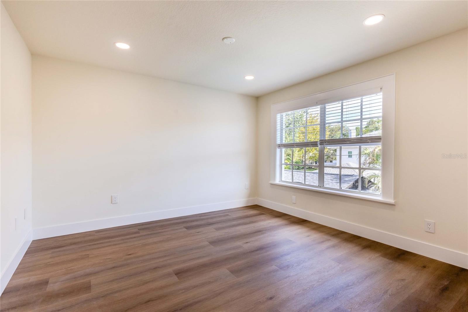 2802 W MORRISON AVE