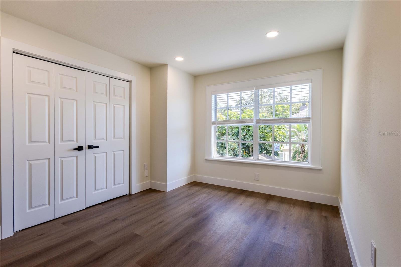 2802 W MORRISON AVE