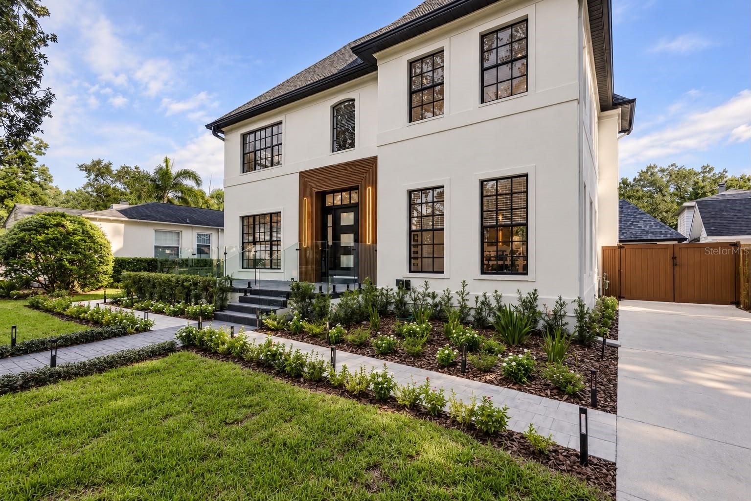 2802 W MORRISON AVE