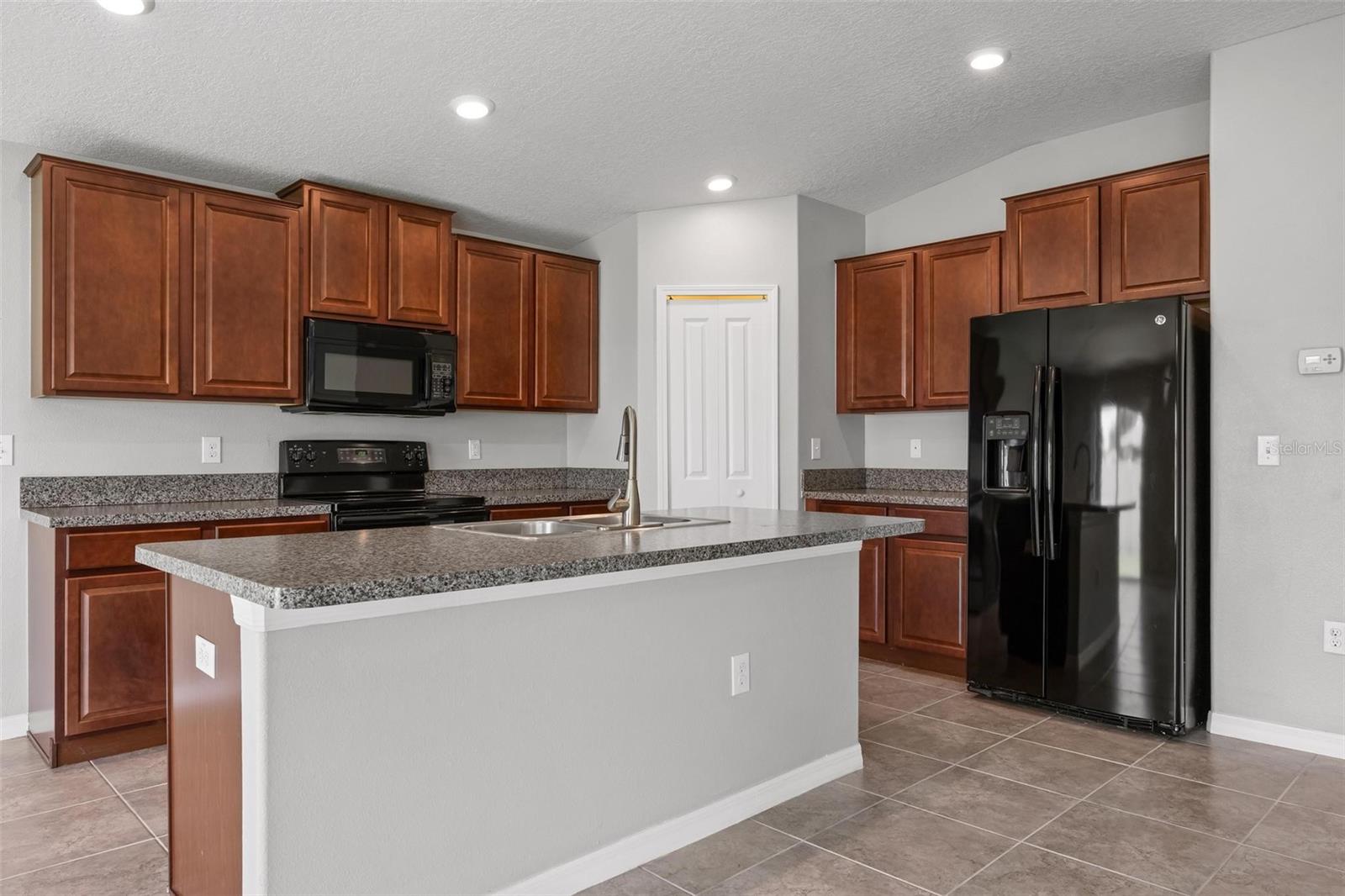 304 CASCADE BEND DR