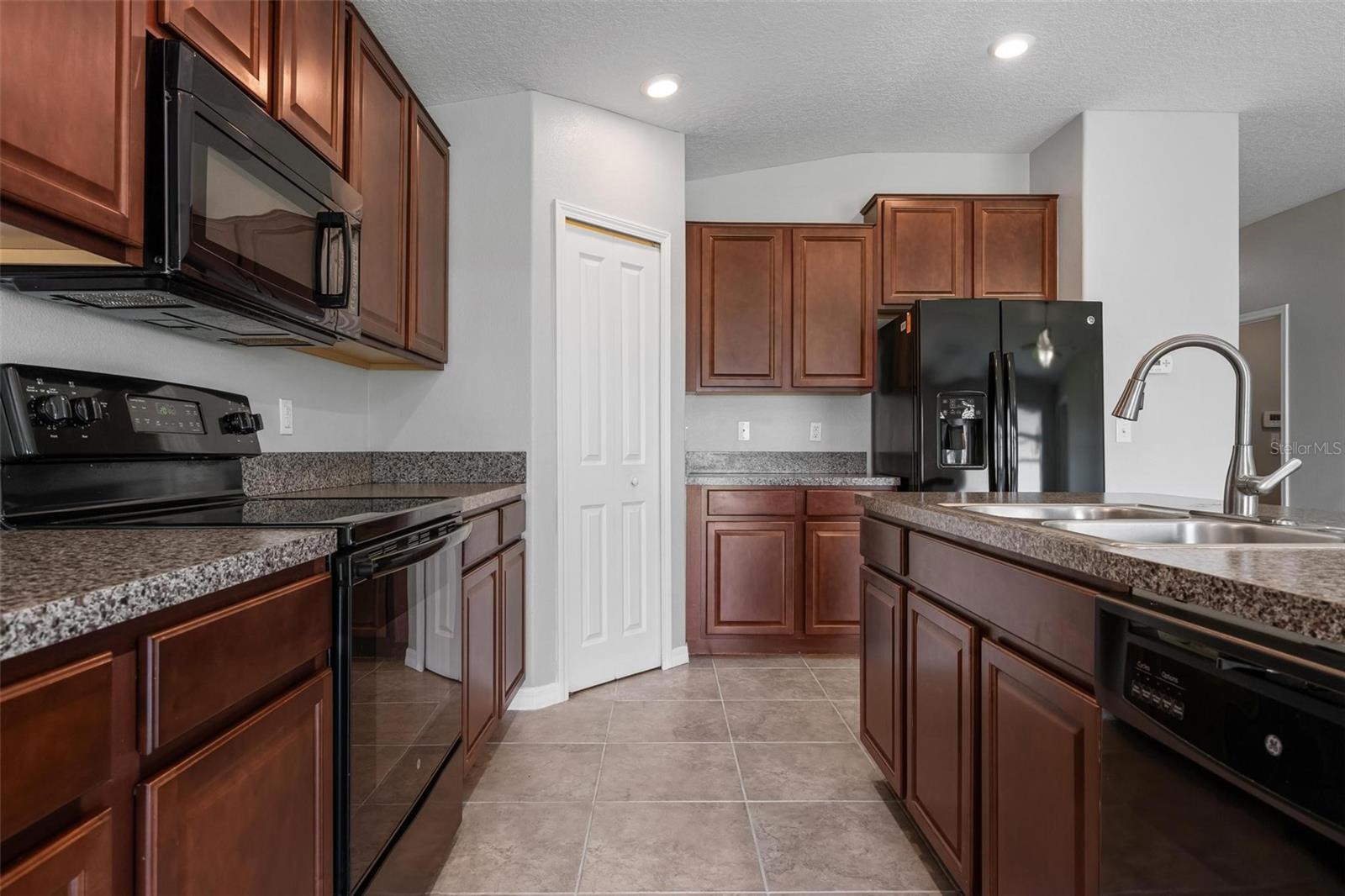 304 CASCADE BEND DR