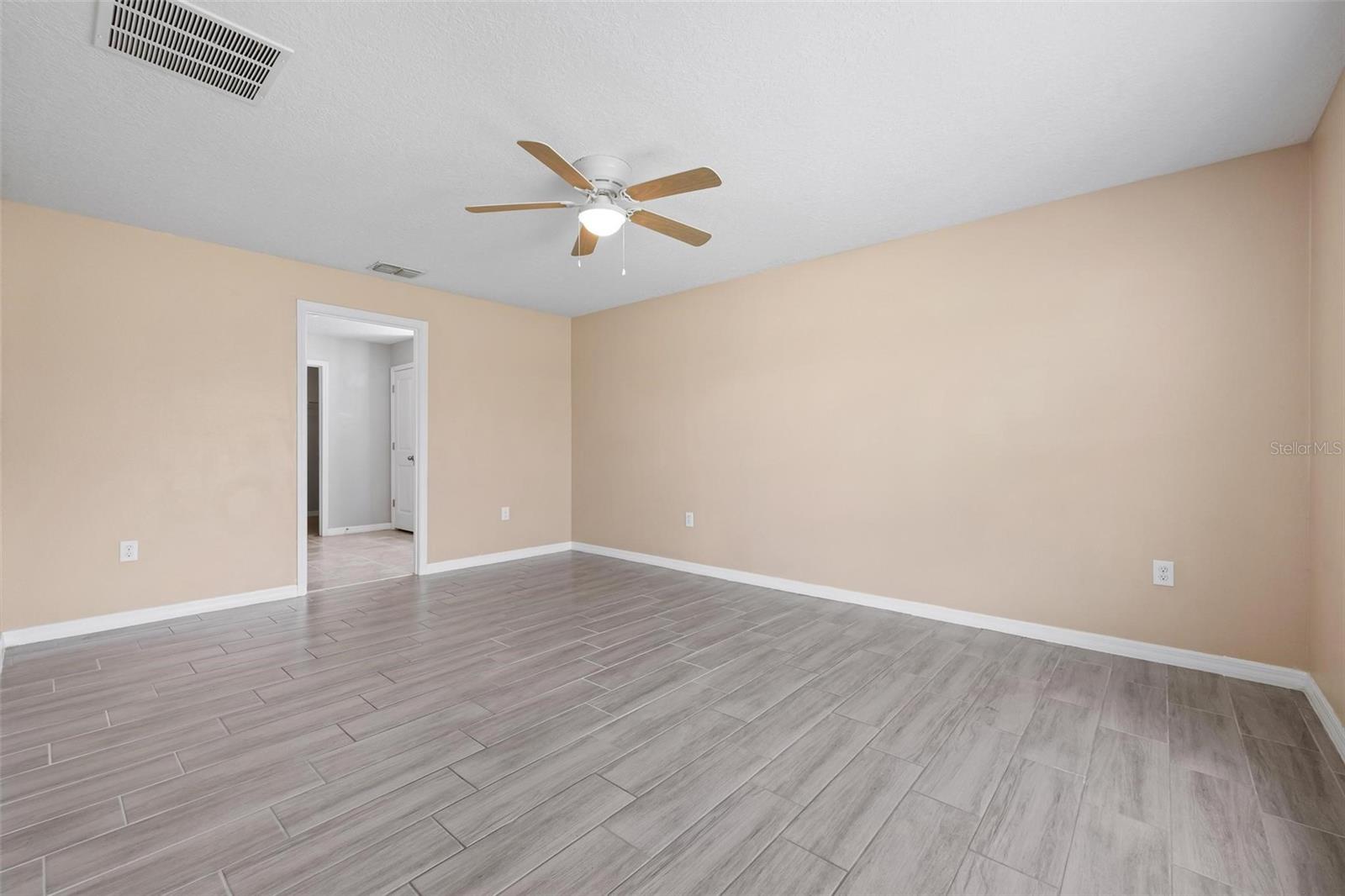 304 CASCADE BEND DR