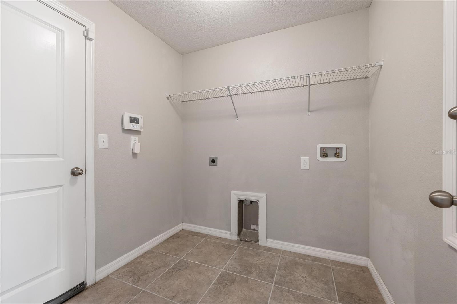 304 CASCADE BEND DR