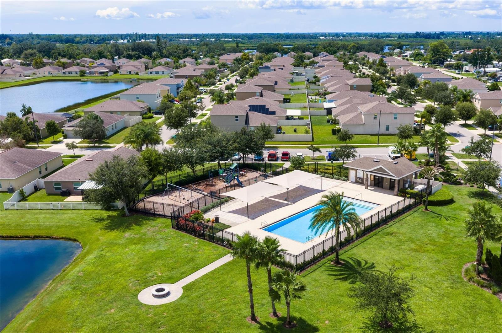 304 CASCADE BEND DR