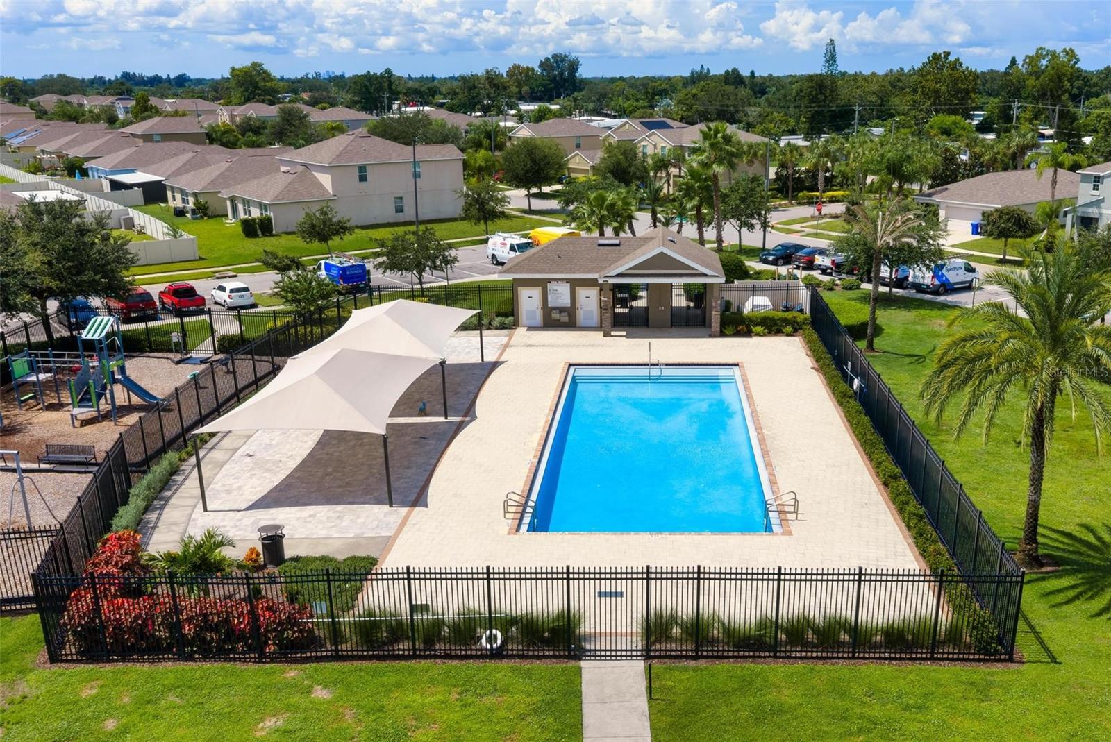 304 CASCADE BEND DR