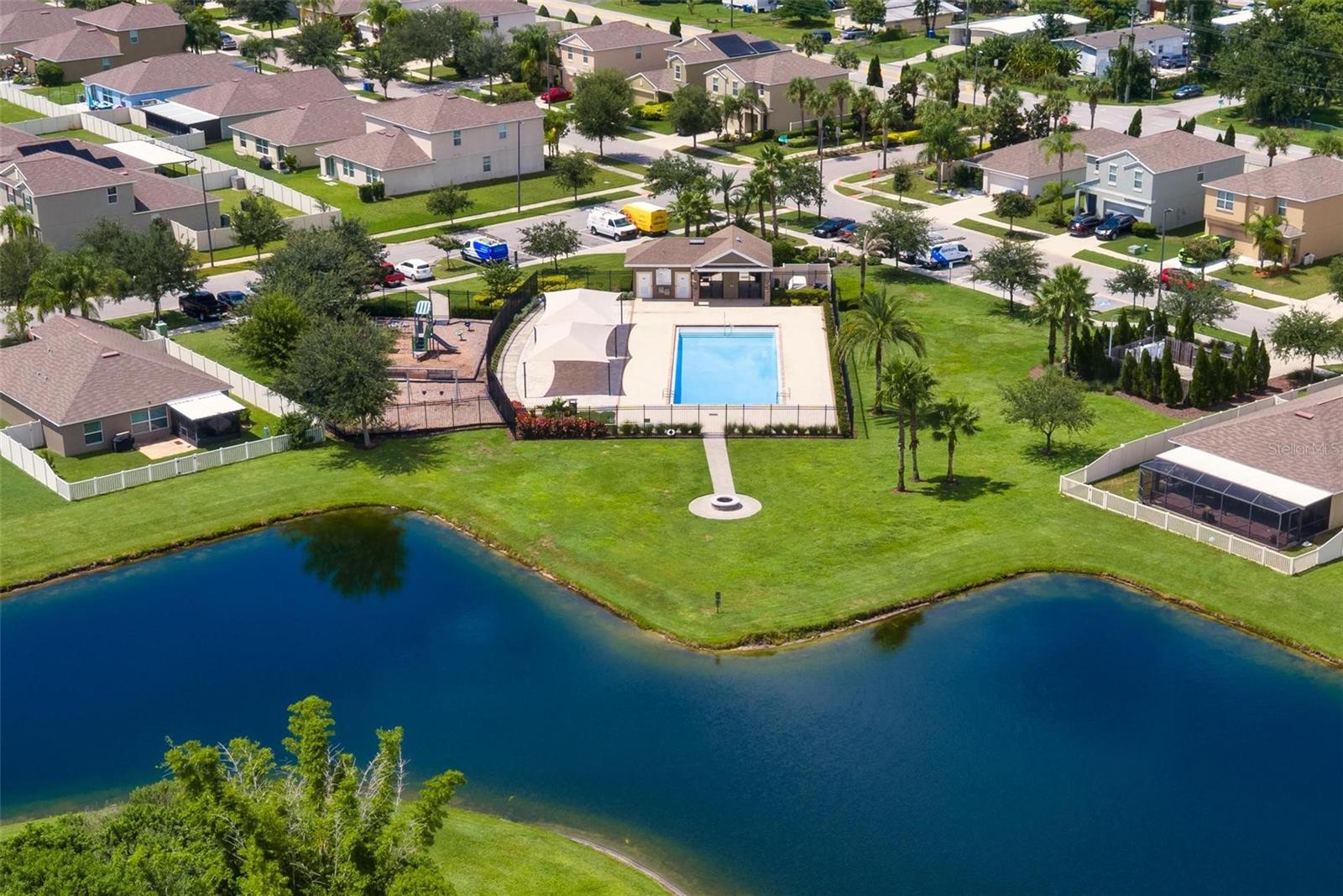 304 CASCADE BEND DR