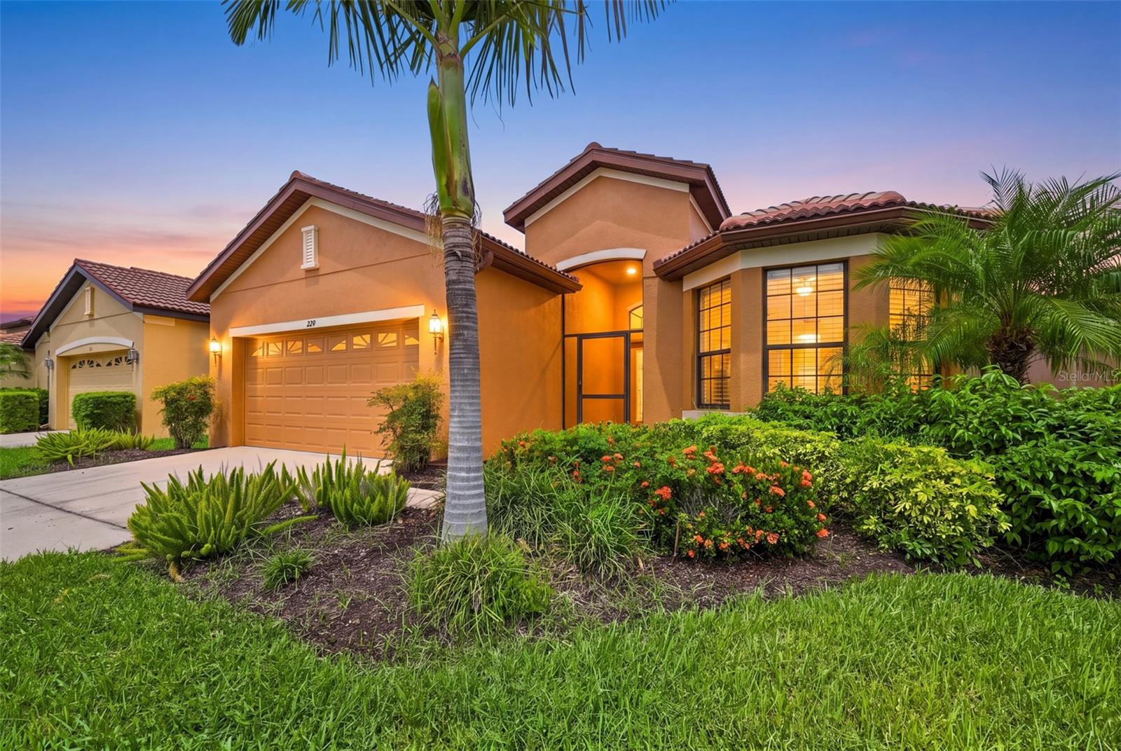 229 SILVER FALLS DR