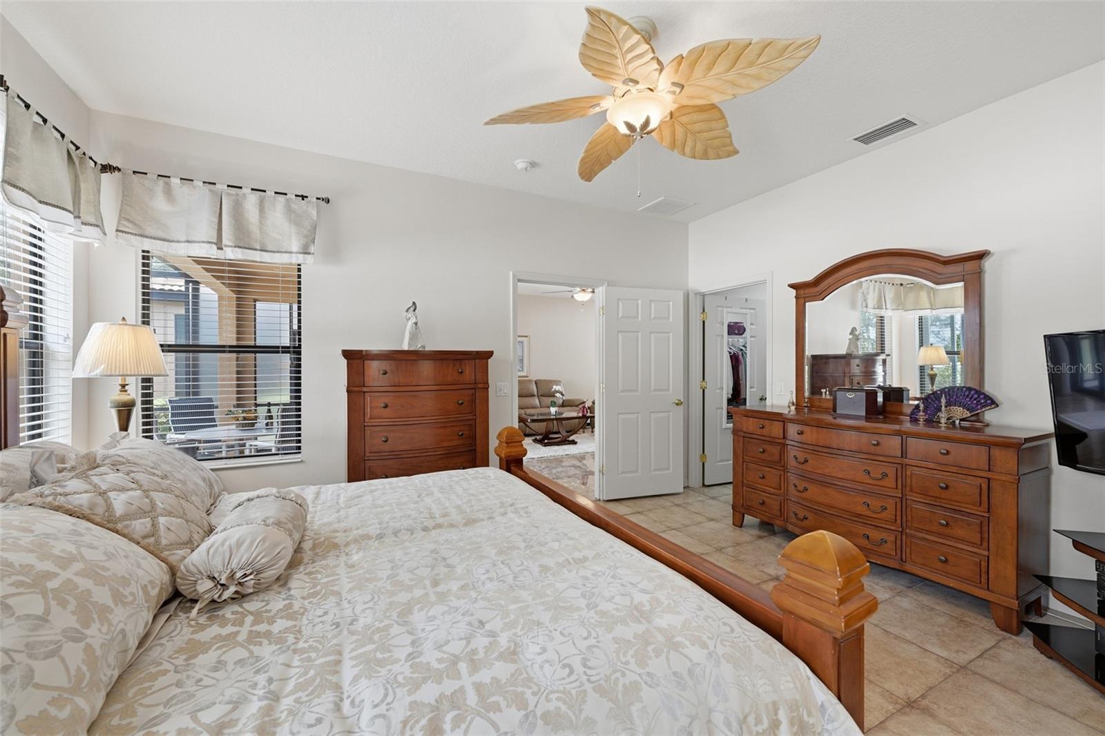 229 SILVER FALLS DR
