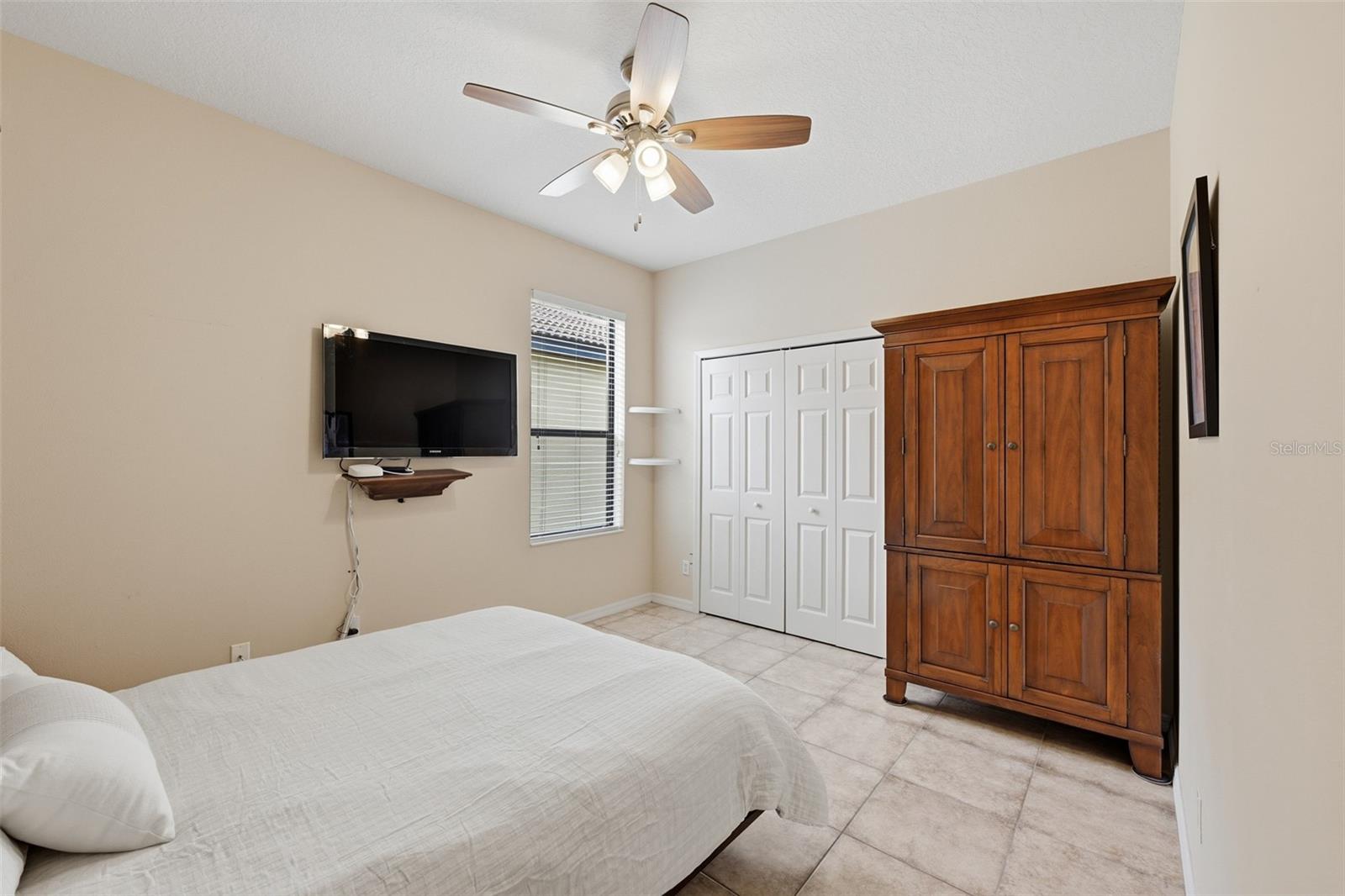 229 SILVER FALLS DR