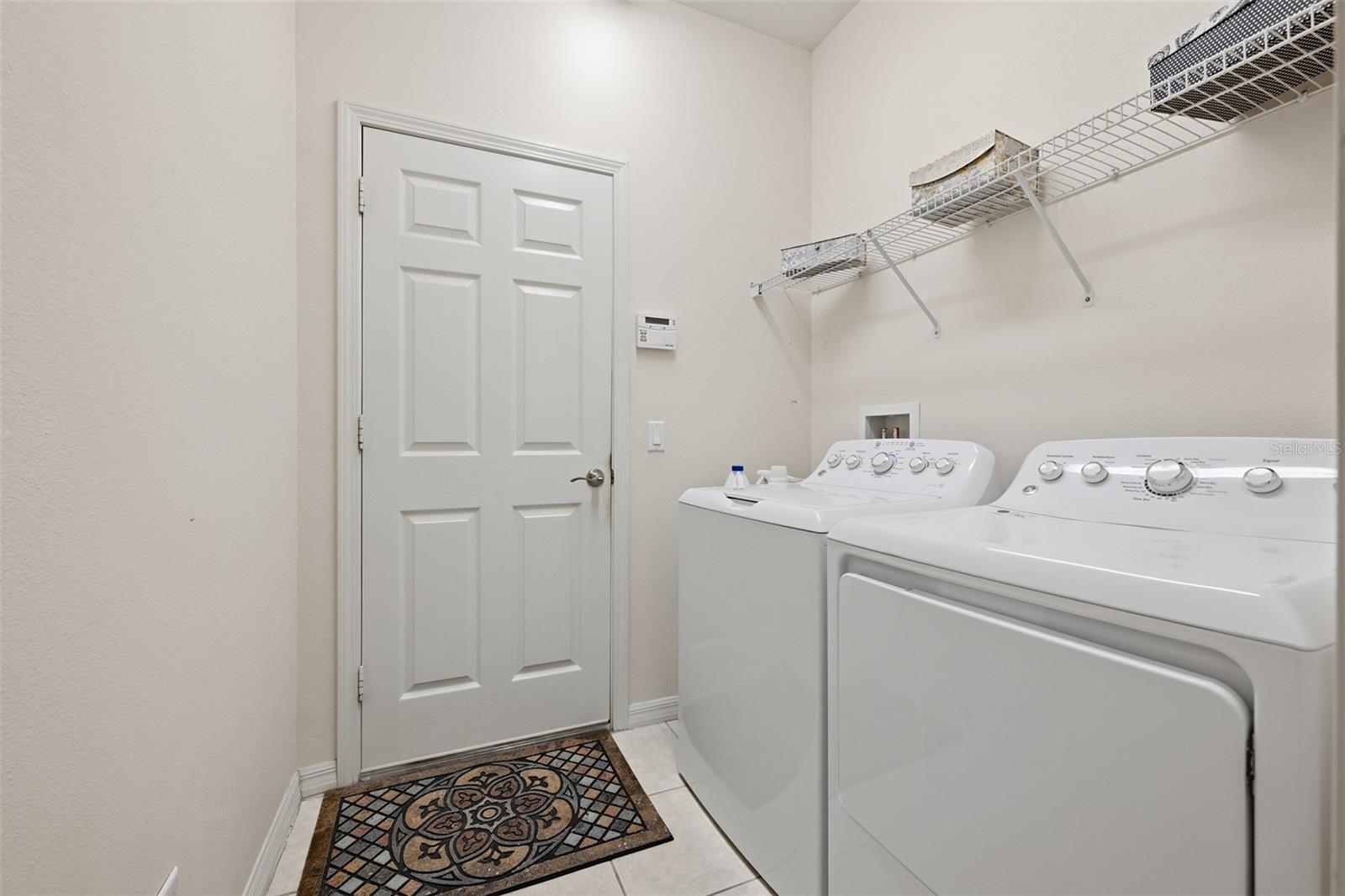 229 SILVER FALLS DR
