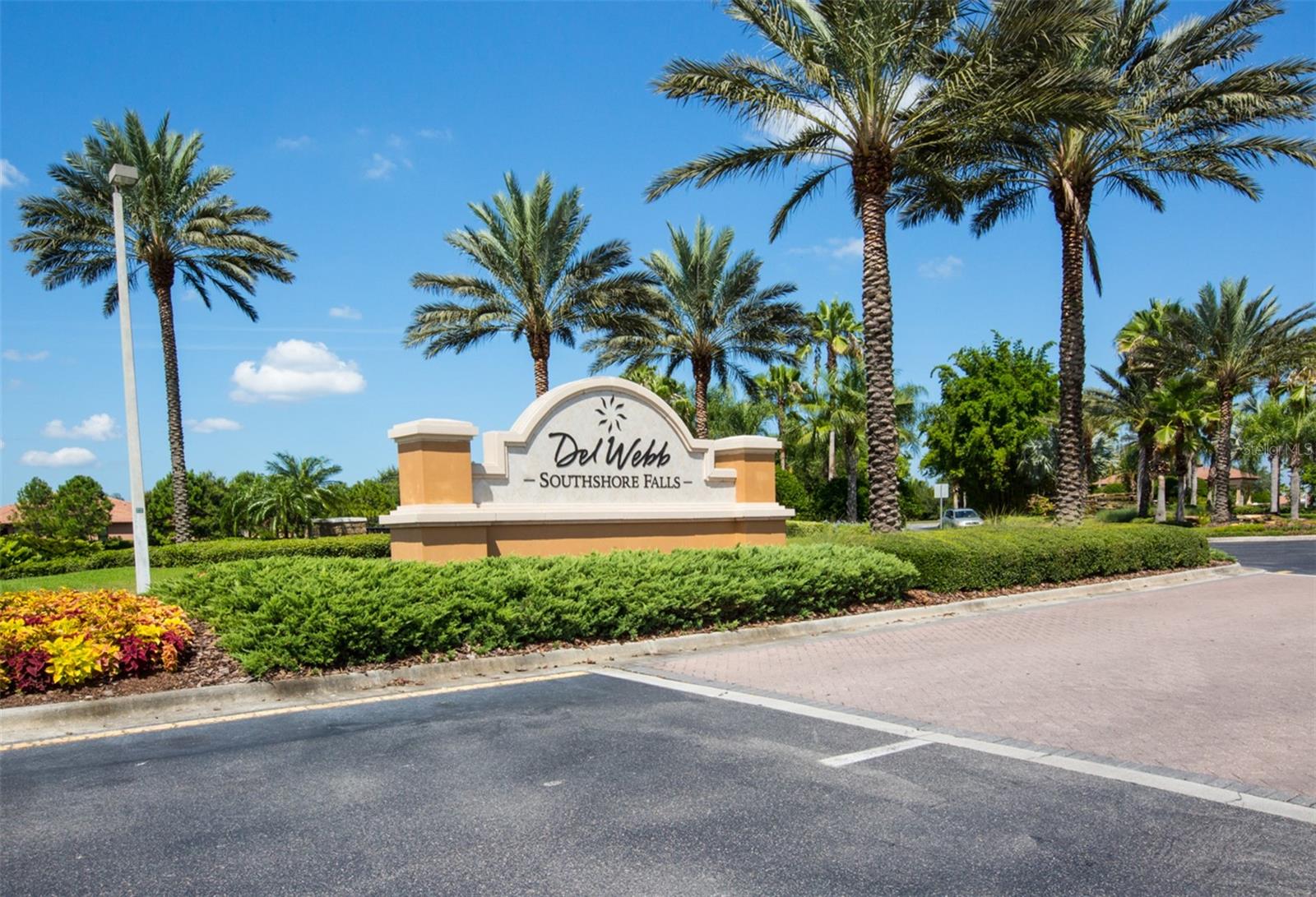 229 SILVER FALLS DR