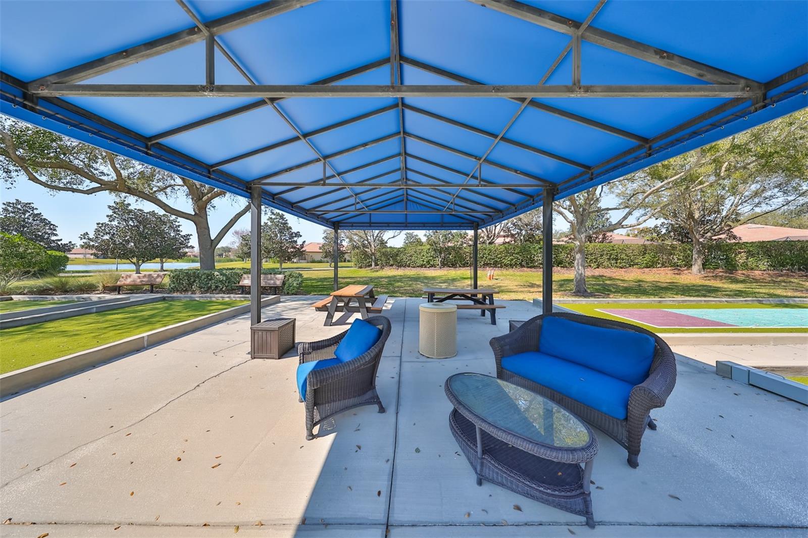 229 SILVER FALLS DR