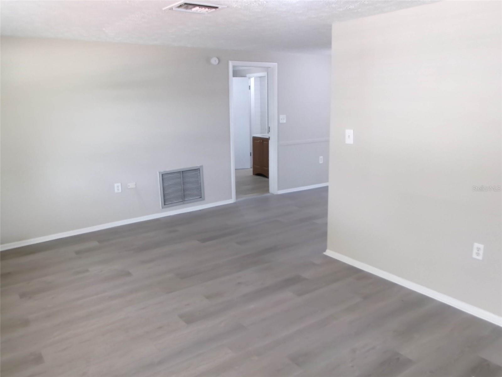 1421 NORMANDY BLVD