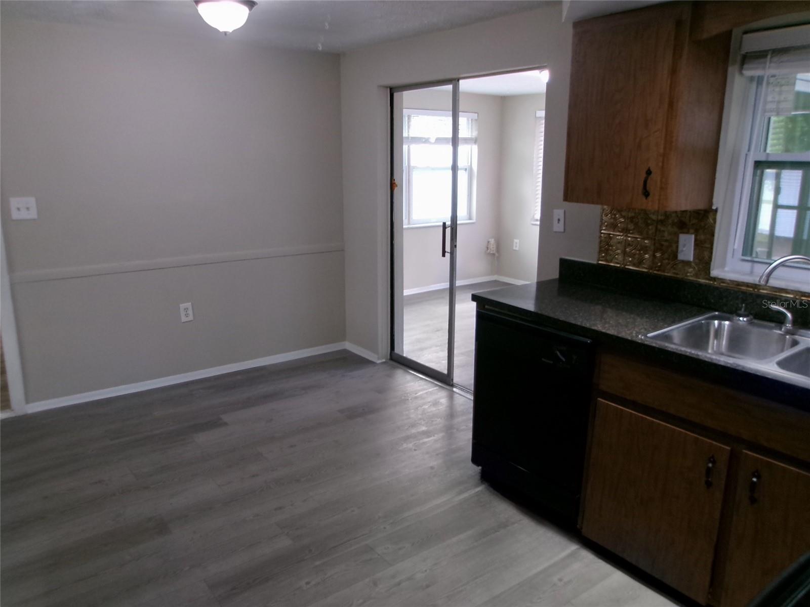 1421 NORMANDY BLVD