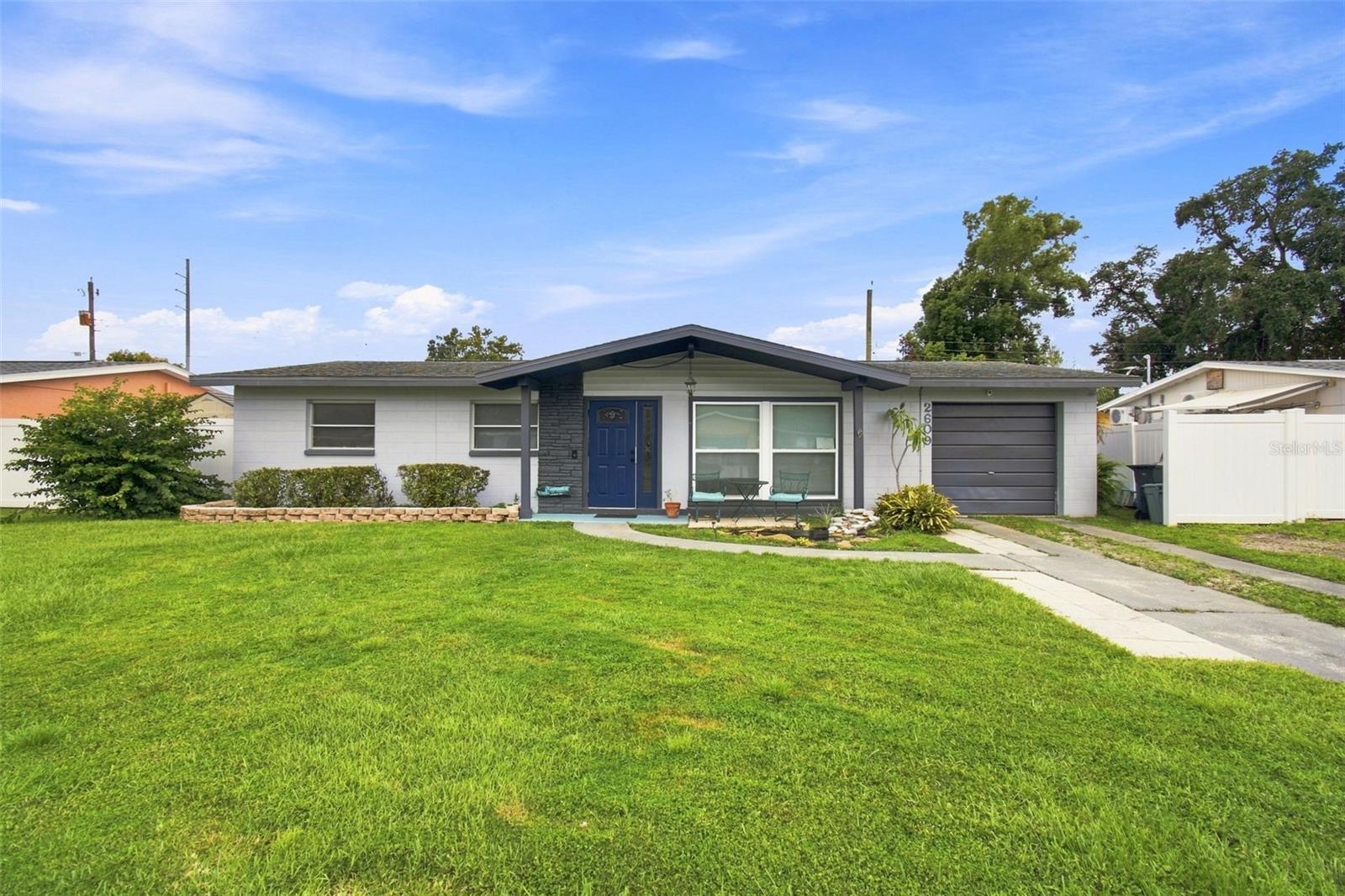 2609 AUBURN AVE W